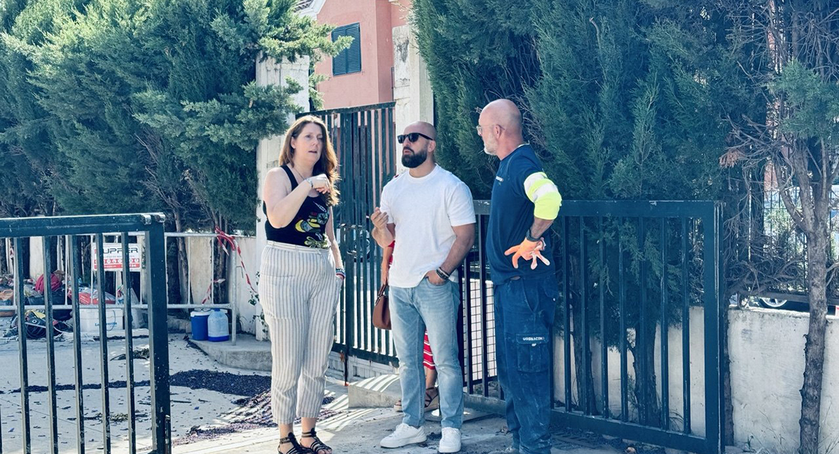 Germán Beardo supervisa las obras de reforma ejecutadas en el CEIP Menesteo y en el colegio Las Nieves