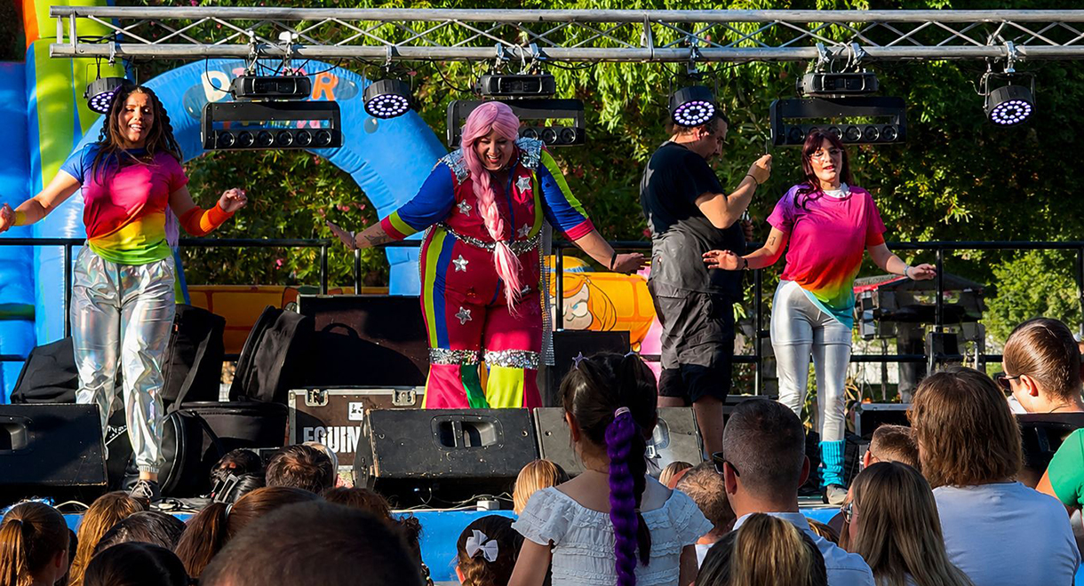 Miles de personas disfrutan de Foodtruck Planet en el Parque de la Victoria, consolidando el evento como una gran cita de ocio en El Puerto de Santa María