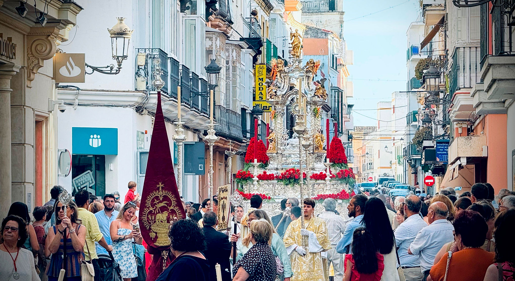 El Puerto celebra con solemnidad y una gran participación la festividad del Corpus Christi 2026