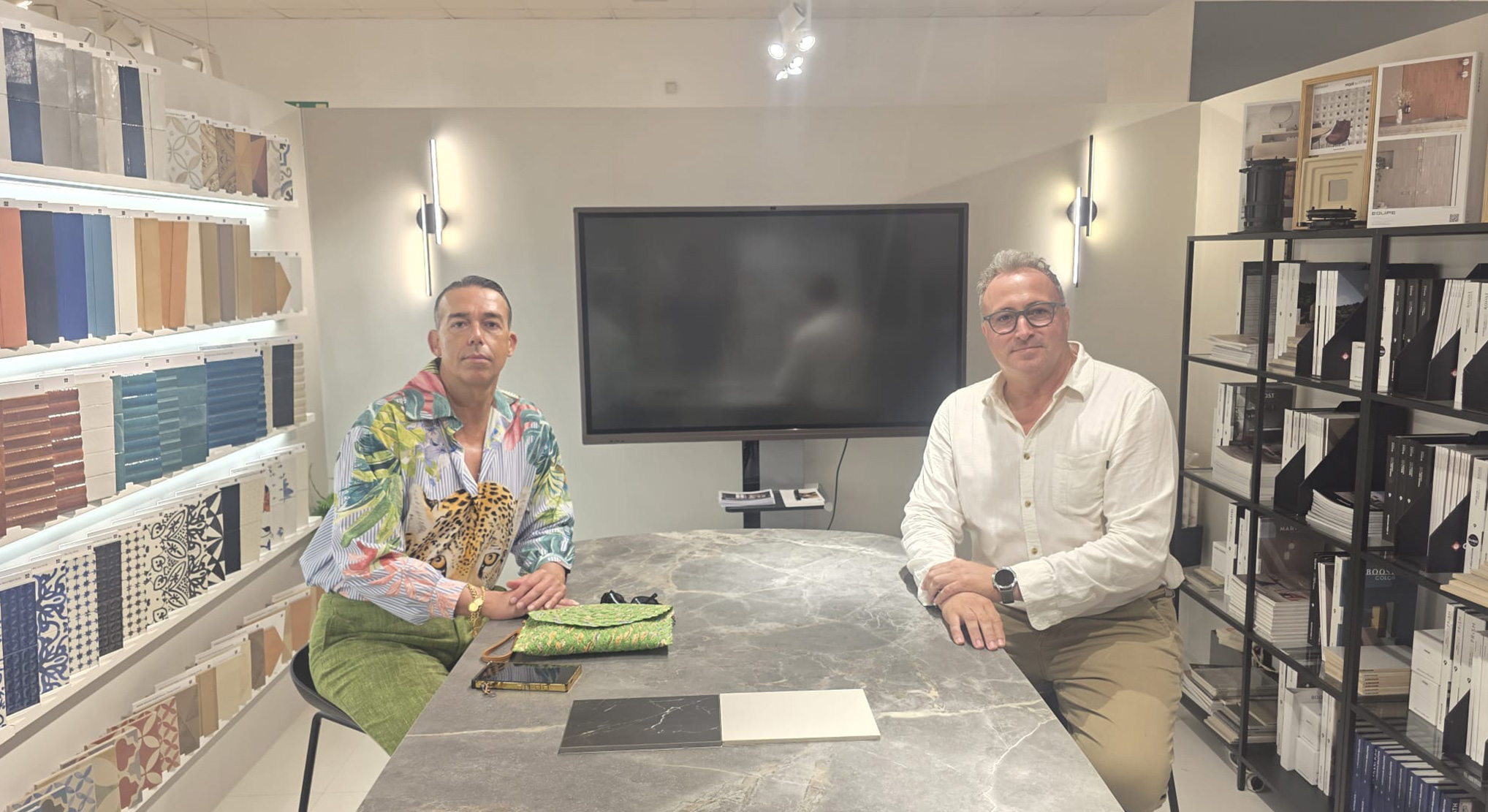 David Calleja visita las renovadas instalaciones de DeMÁT y destaca el impulso de empresas que generan empleo y valor en El Puerto