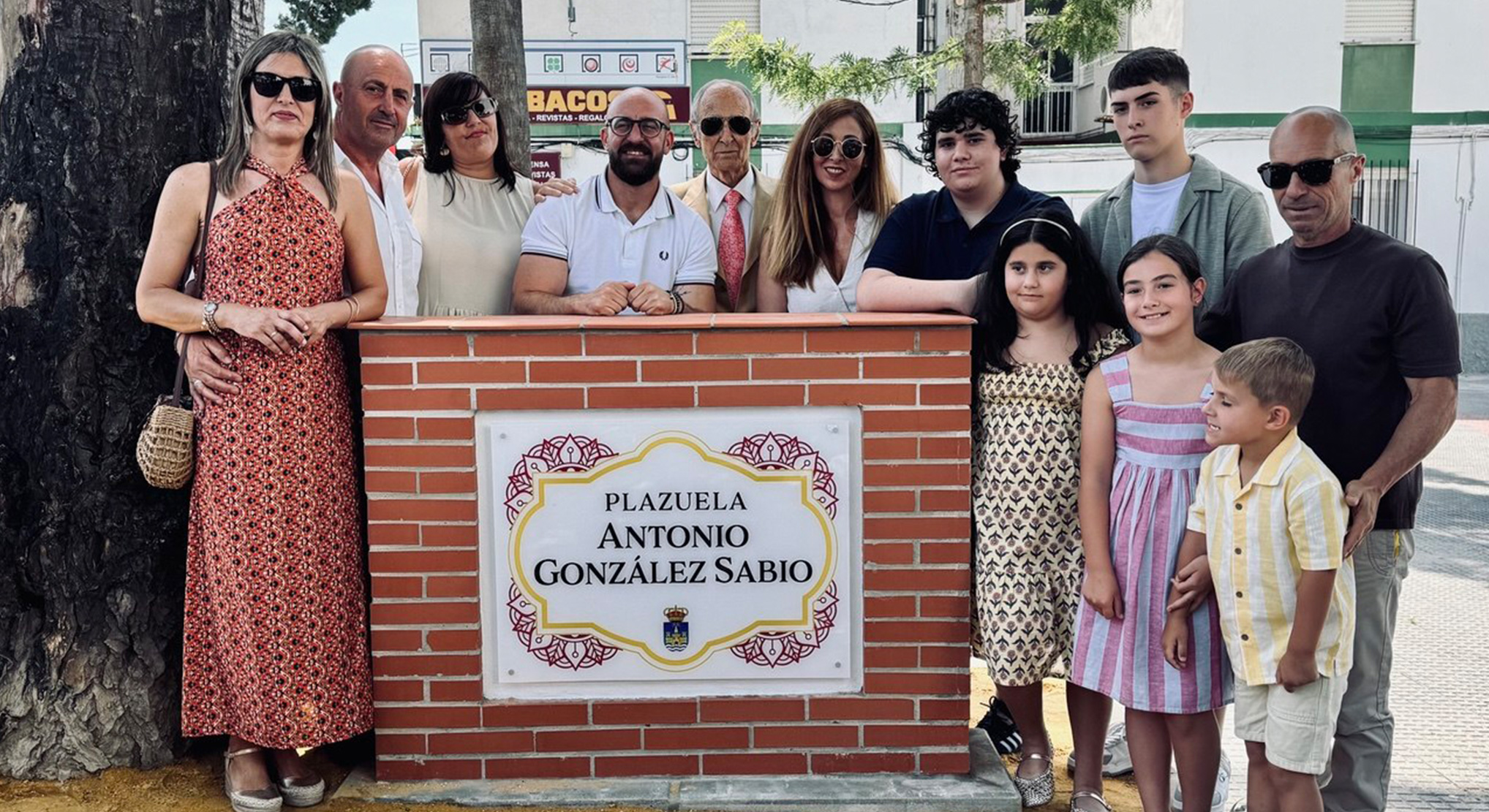 El Puerto rinde homenaje a Antonio González Sabio, con una plazuela que perpetúa su nombre como maestro de plata con trayectoria de oro