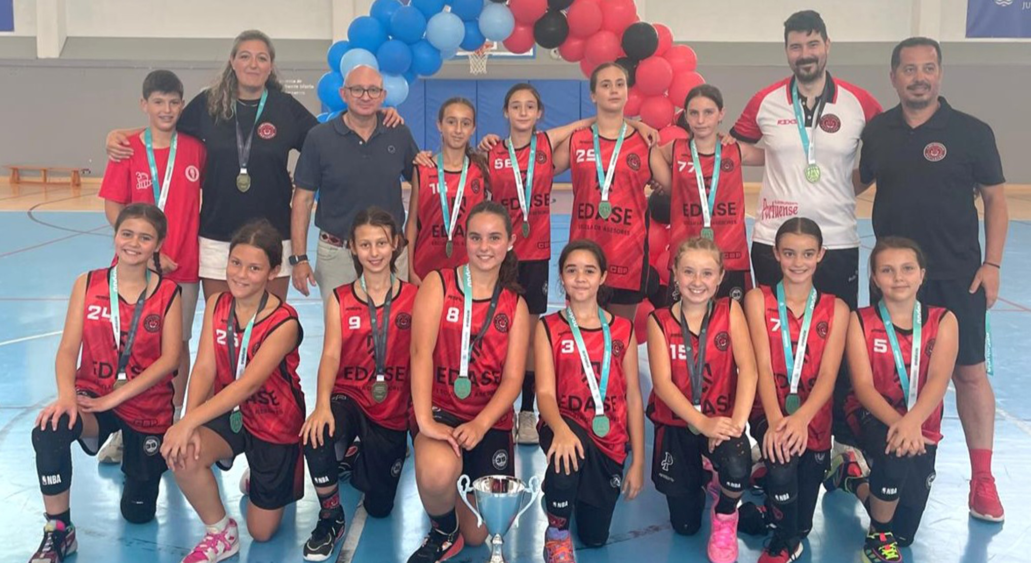 El CB Portuense Edase se impone en la Final Provincial de Minibasket Femenino de Primer Año, disputada en El Puerto, al C.D. Mergablo, de Conil