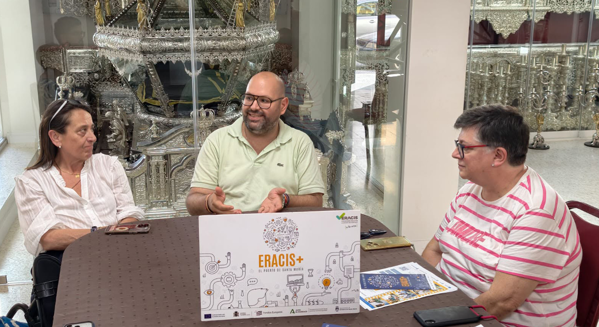 El Ayuntamiento refuerza la colaboración con las hermandades para acercar Eracis+ a los vecinos