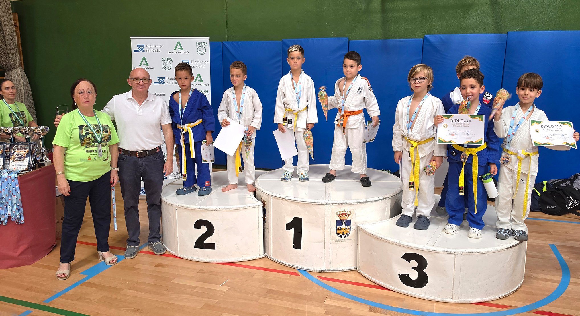El XLIV Trofeo de Judo Ciudad de El Puerto congrega en el Pabellón Municipal Ramón Velázquez a 752 deportistas, provenientes de 37 clubes de toda Andalucía