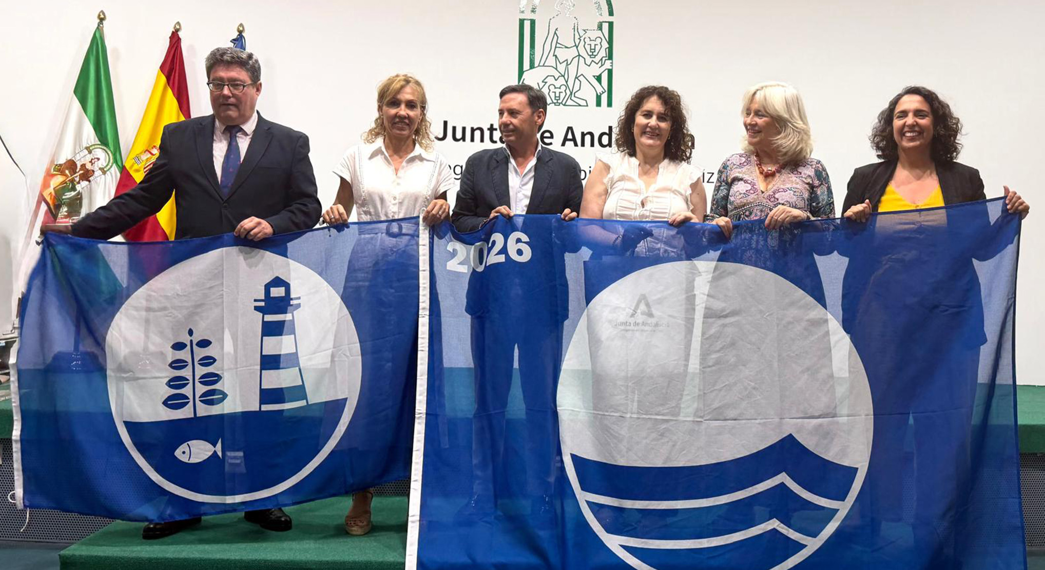 El Puerto recoge las cinco Banderas Azules y el sello Centro Azul que revalidan la excelencia de su litoral y sus espacios ambientales