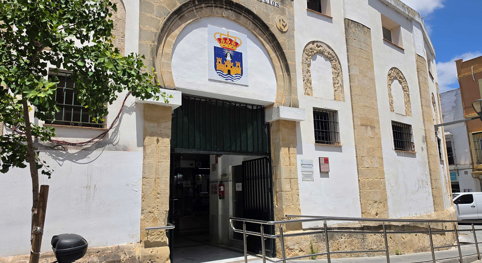 El Ayuntamiento desratizará el Mercado de Abastos en la mayor brevedad
