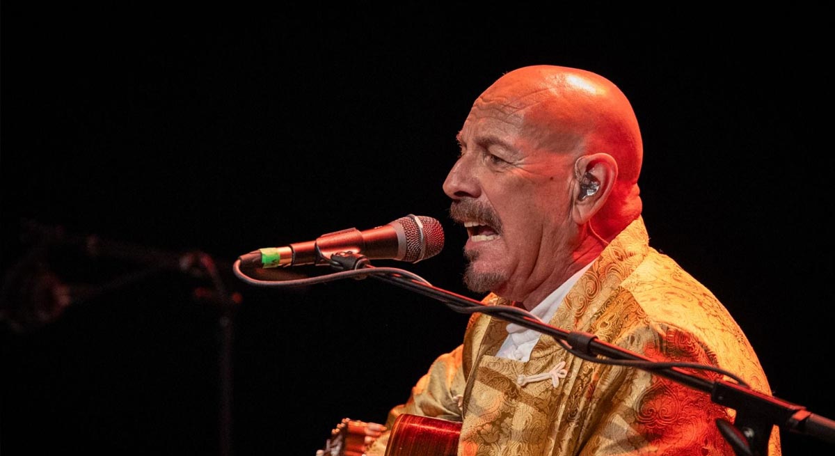 Este jueves 9 de julio salen a la venta los abonos del 17º Bahía Jazz Festival y las entradas para el concierto de Javier Ruibal en el Monasterio de la Victoria de El Puerto