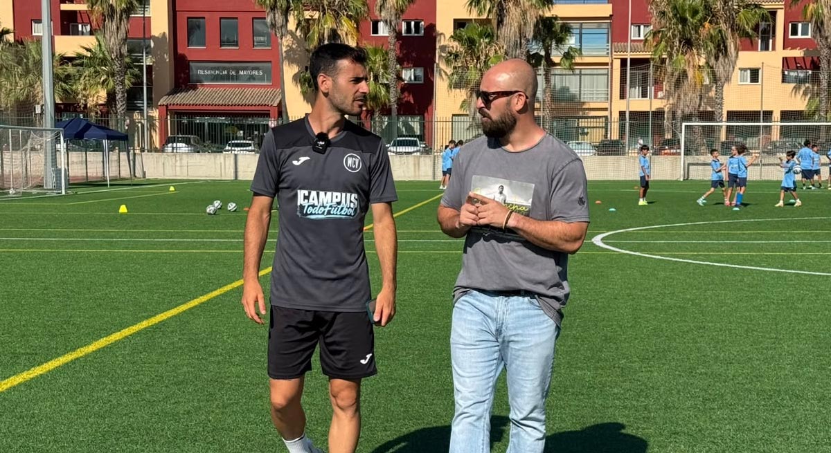 Germán Beardo visita el I Campus Todo Fútbol y destaca la apuesta de El Puerto por un verano lleno de deporte