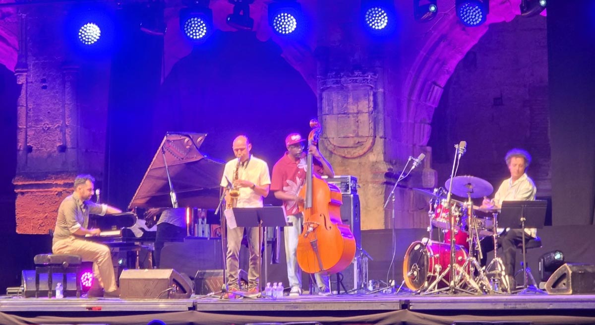 Xavi Torres Trío & Miguel Zenón abrieron el XVII Bahía Jazz Festival en el portuense Monasterio de la Victoria