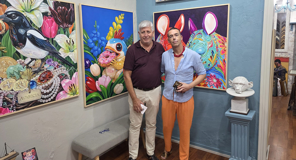 David Calleja elogia la obra pictórica de María José Vela, que 'Cuadros La Galería' despliega durante este mes en El Puerto