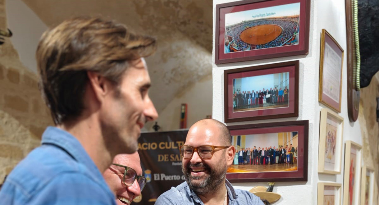 El Ayuntamiento de El Puerto colabora en una nueva edición del taller 'Revoleras de colores infantiles', que reúne a 41 participantes en el Espacio Cultural Taurino 'De Sal y Oro'