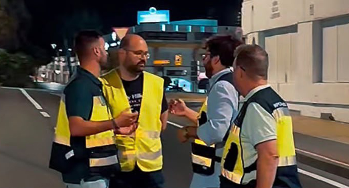 El Ayuntamiento continúa avanzando en la seguridad vial con la mejora de la señalización horizontal en la avenida de la Libertad, junto al Hospital Santa María del Puerto