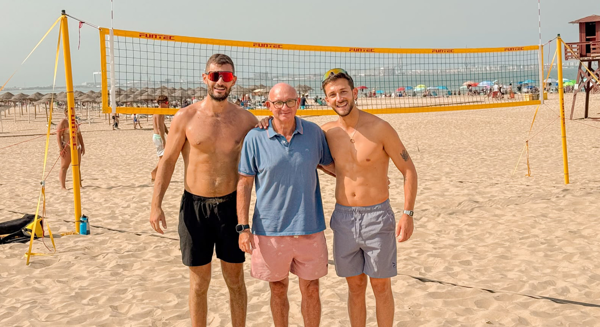 El I Torneo Ciudad de El Puerto de Vóley Playa arranca con éxito de participación y un gran ambiente en Valdelagrana
