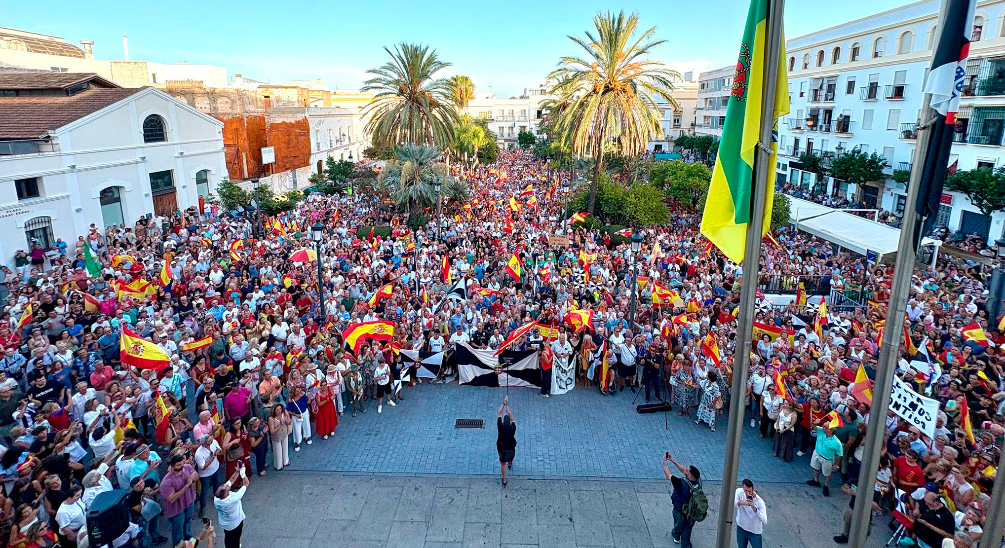 El Puerto se vuelca con Ceuta para defenderla, mostrando su orgullo y respaldo a los ceutíes con Juan Jesús Vivas a la cabeza