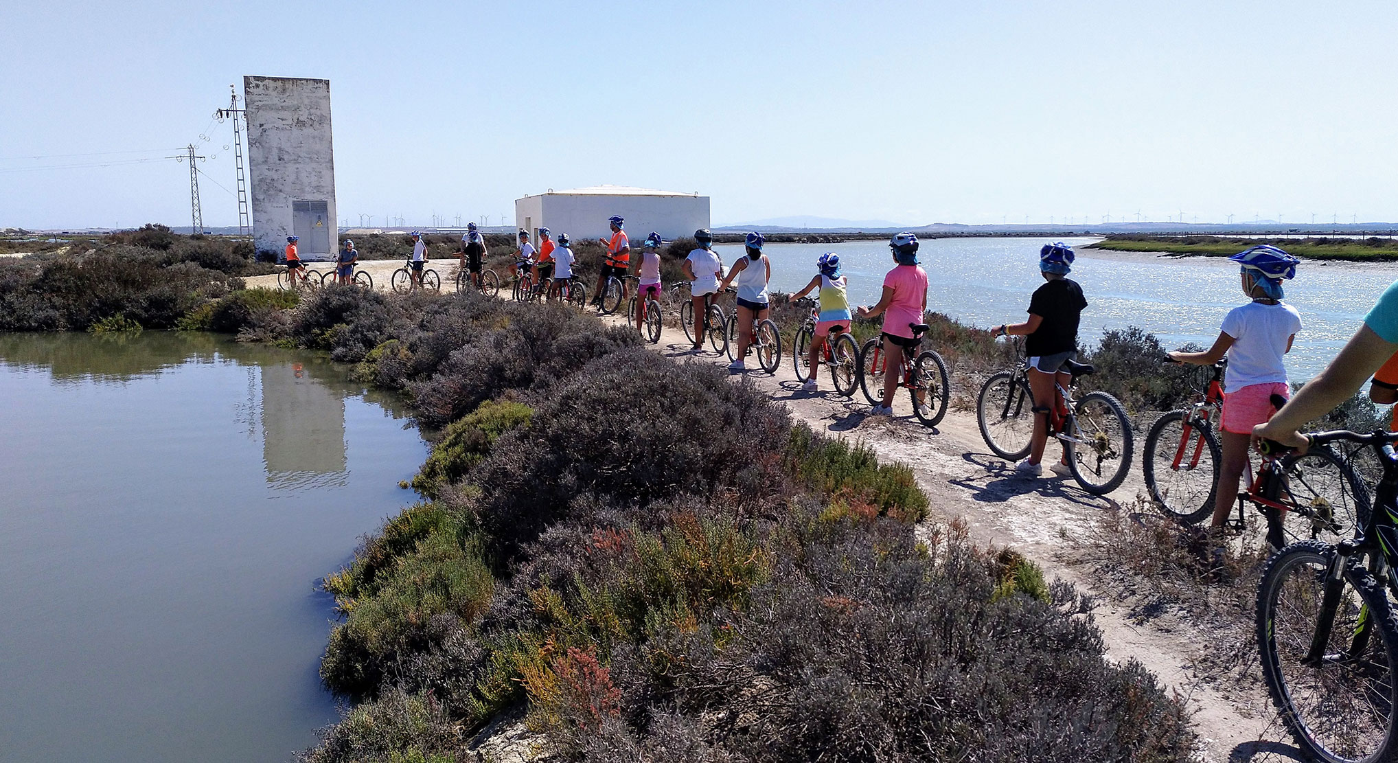 La oferta municipal de educación ambiental, ocio y naturaleza de El Puerto atrae a 1800 personas en julio y agosto
