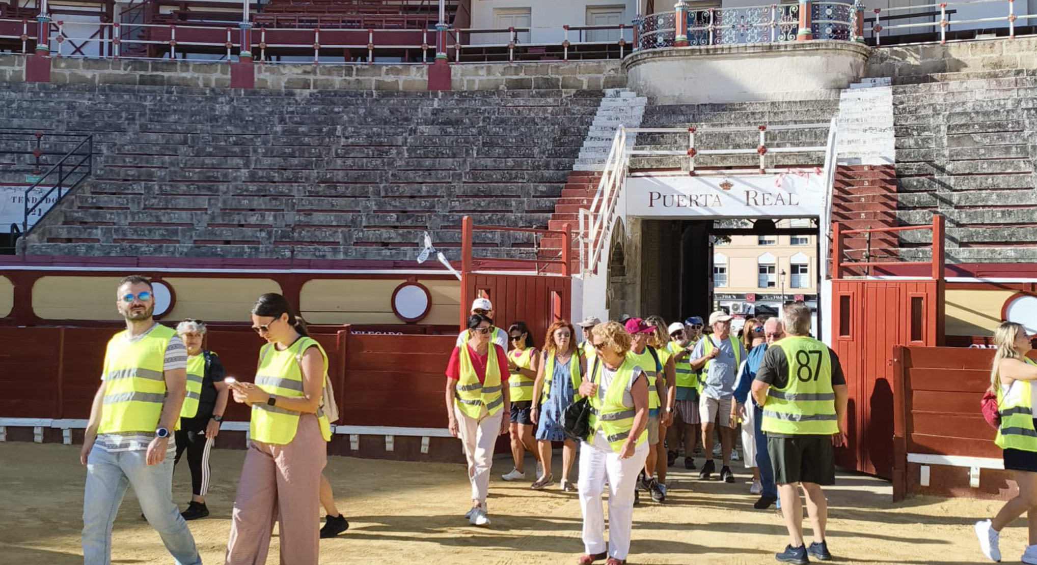 El Puerto promueve la movilidad sostenible con una ruta senderista por el centro histórico