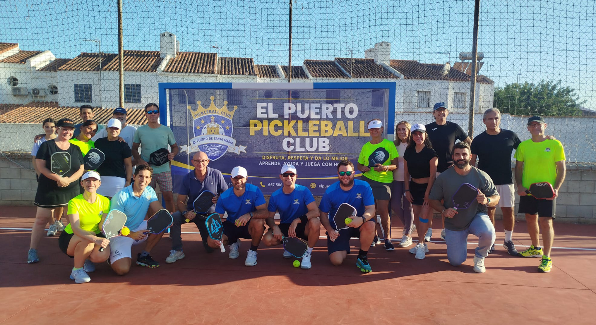 La Asociación de Pickleball inicia una nueva temporada en las instalaciones de la pista deportiva de El Tomillar