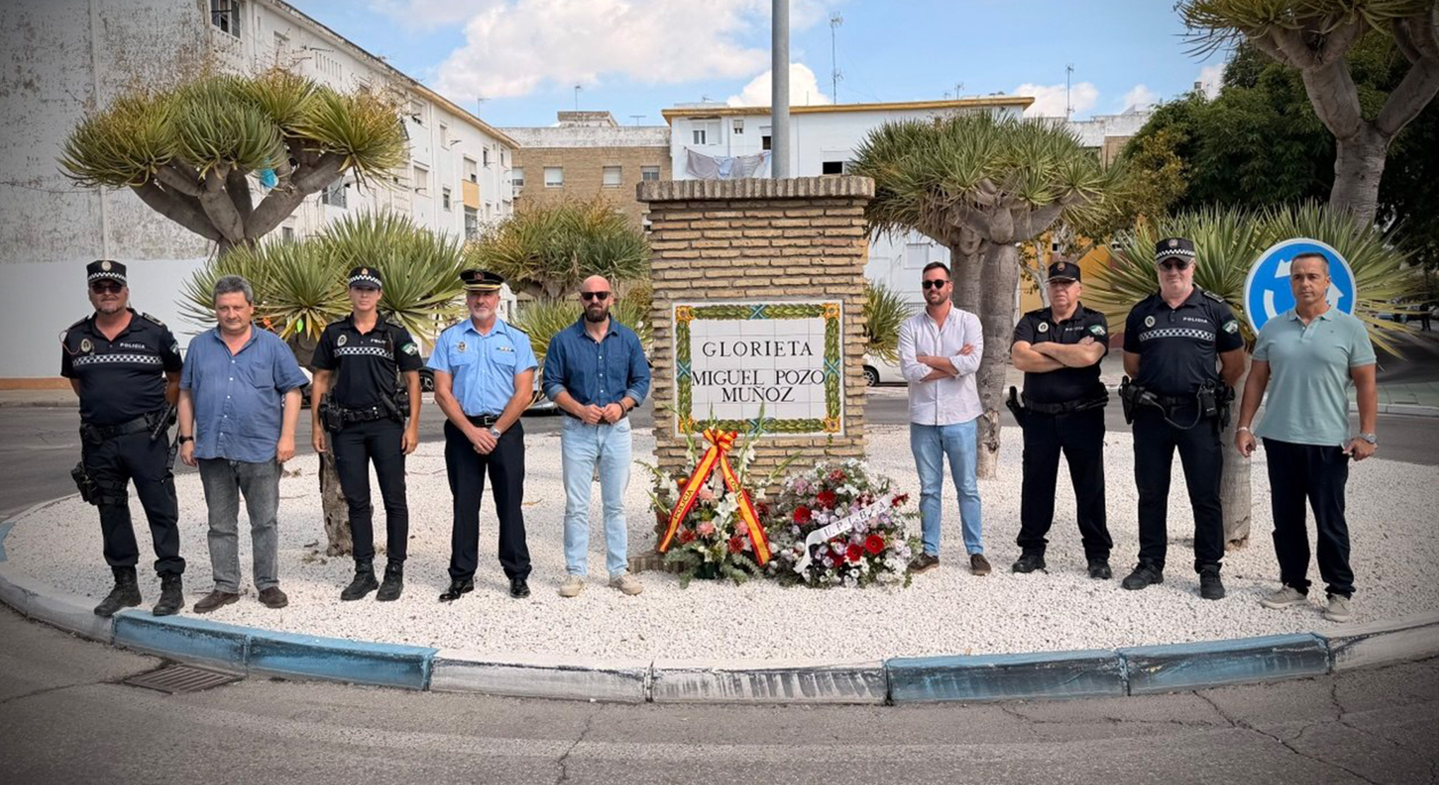 El Puerto rinde homenaje a la Policía Local en la festividad de los Ángeles Custodios y reconoce la trayectoria del agente Antonio Guerrero Marchante con la Cruz Blanca al Mérito Policial