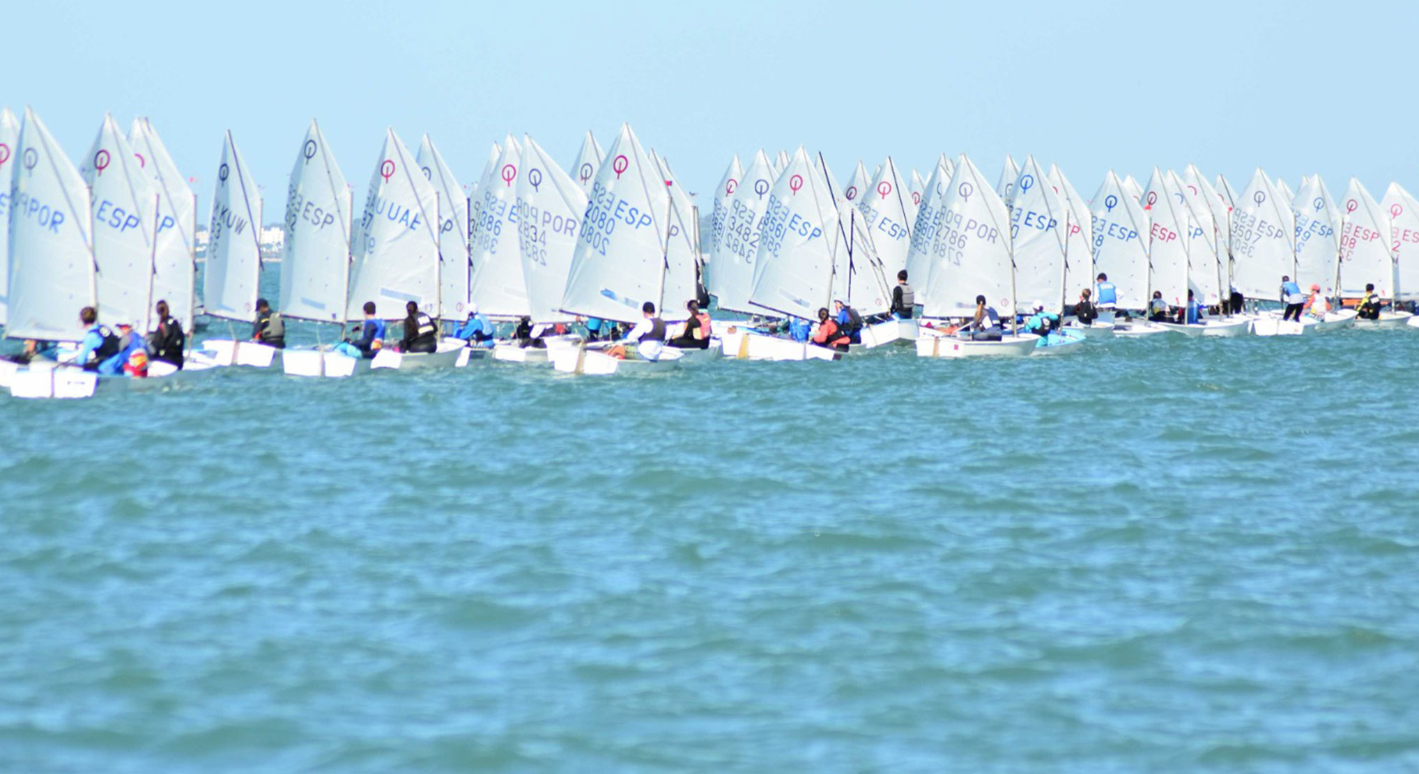 La cantera de la Vela se cita en la bahía de Cádiz para el XI Trofeo de la Hispanidad de la clase Optimist