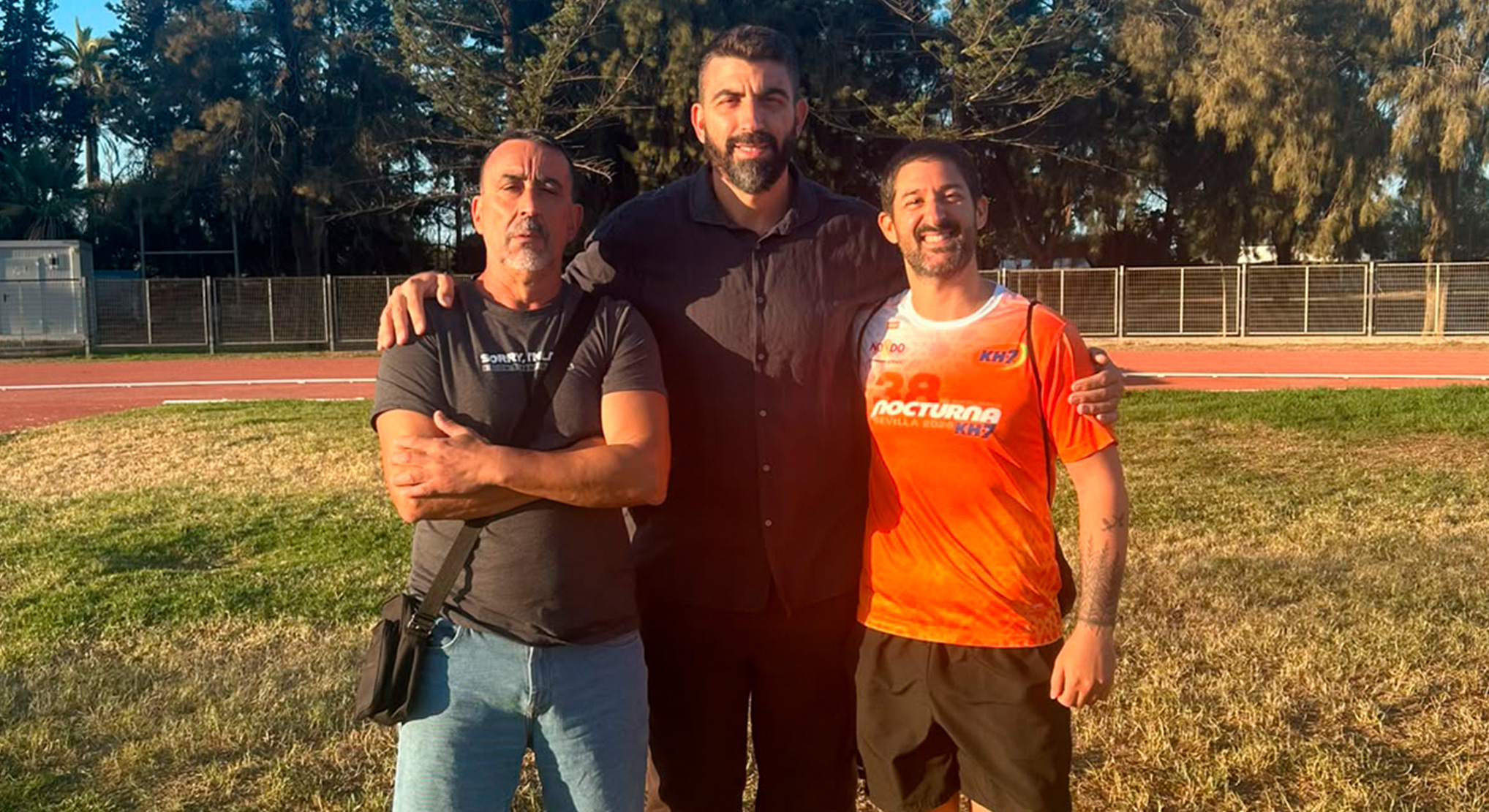 El Ayuntamiento y la Escuela de Atletismo Alcanatif estudian mejoras para garantizar la continuidad de sus distintas disciplinas