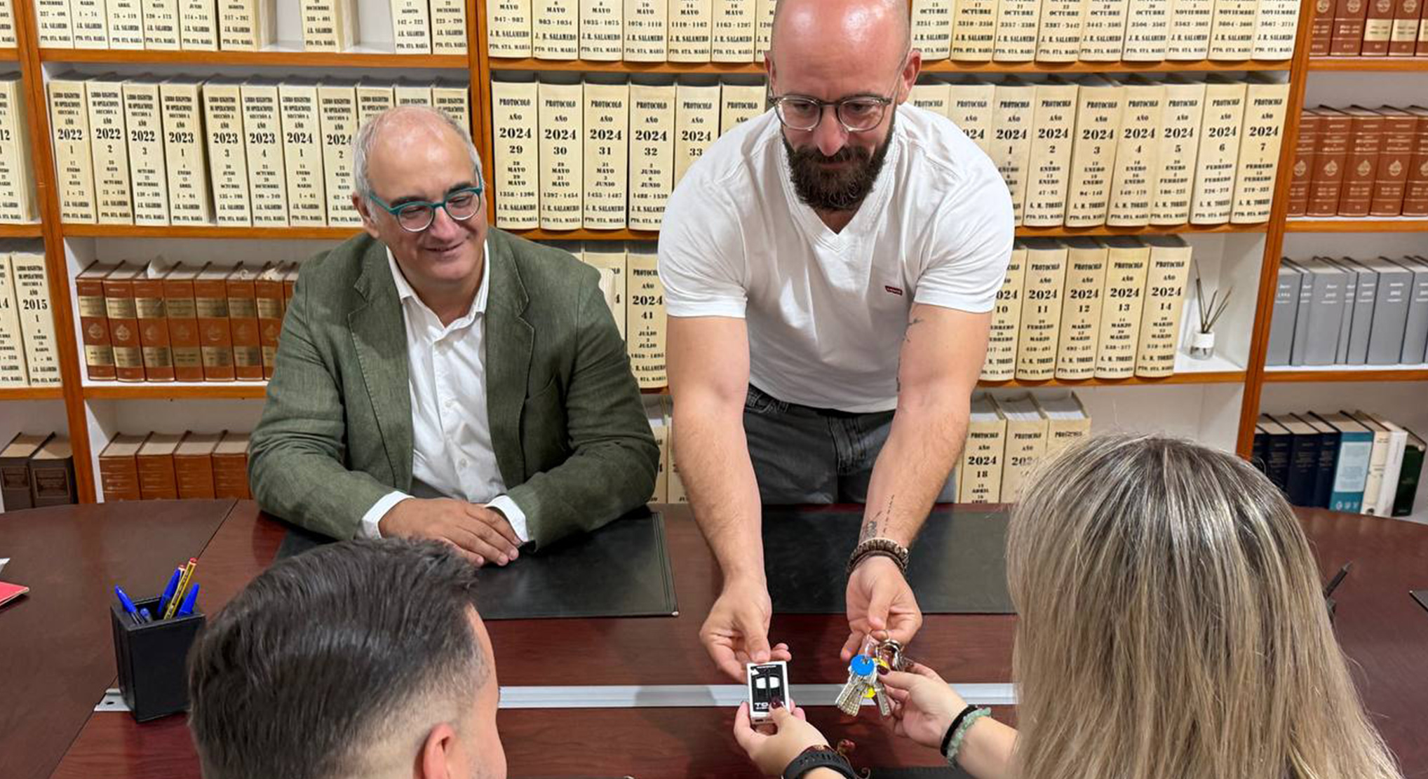 Germán Beardo entrega las llaves de una nueva vivienda protegida y refuerza su apuesta por facilitar a los portuenses el acceso a un hogar a precios asequibles