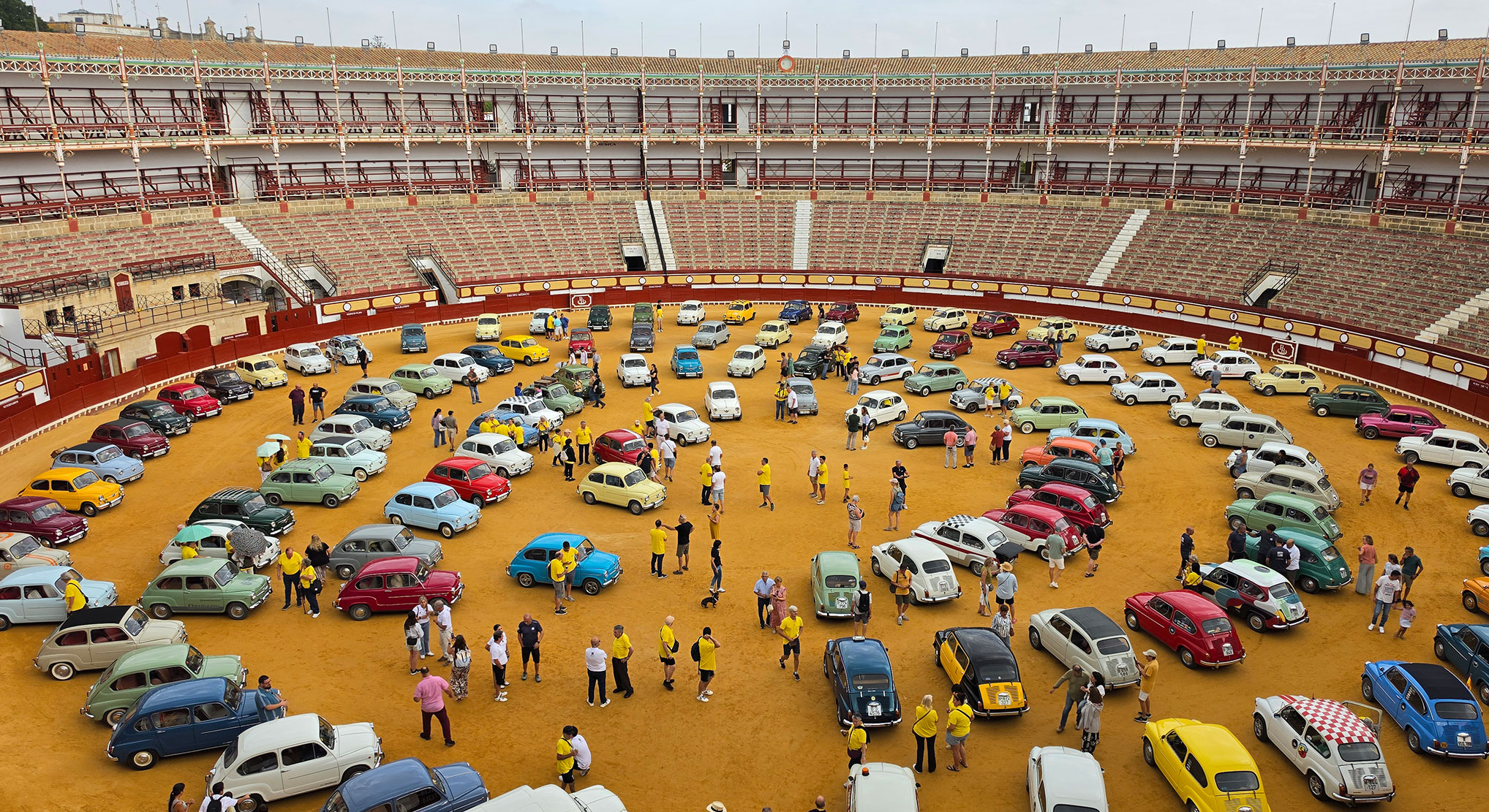 118 Seat 600 se concentran en la Plaza de Toros de El Puerto en la décima ruta de TraveSeat