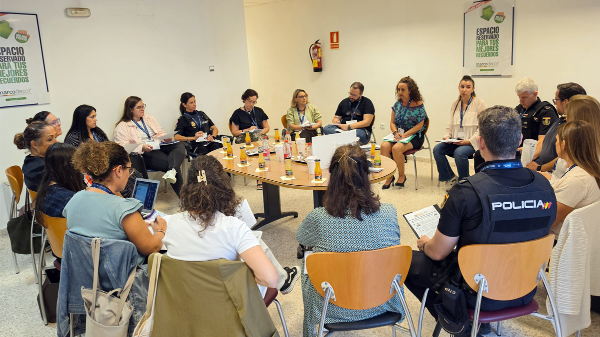 La Mesa de Educación de Eracis+ reúne a colegios y expertos para mejorar la enseñanza y crear un espacio de colaboración