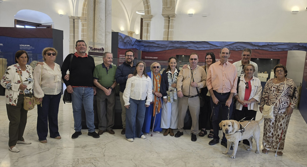 El Hospitalito acoge la primera visita del Club del Mayor de la ONCE dentro de un proyecto pionero de inclusión