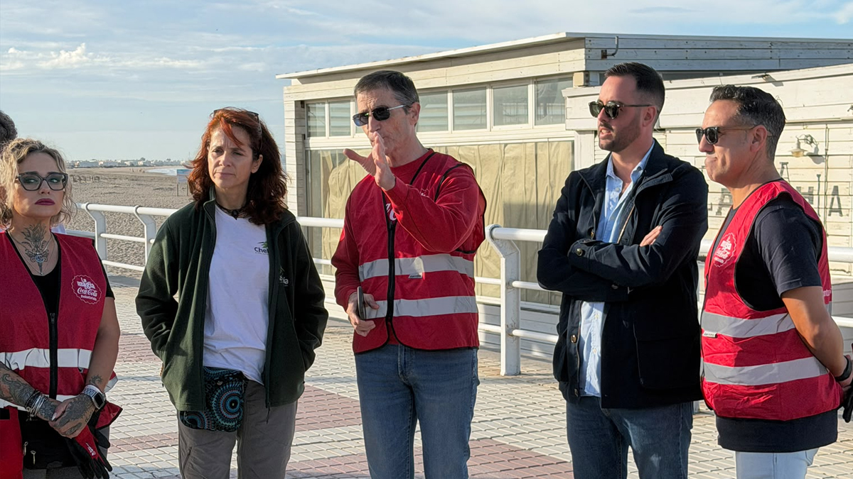 Empleados de Coca-Cola de Cádiz participan en la III Semana del Voluntariado en Andalucía.