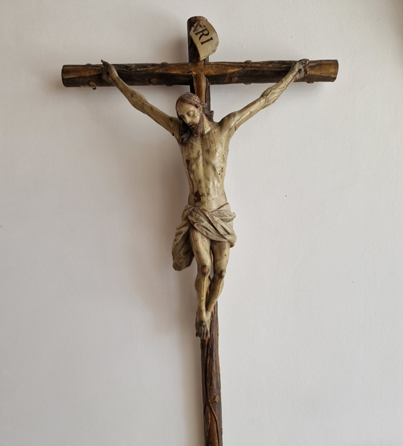 Pieza bimensual · Crucificado del Hospital de la Divina Providencia